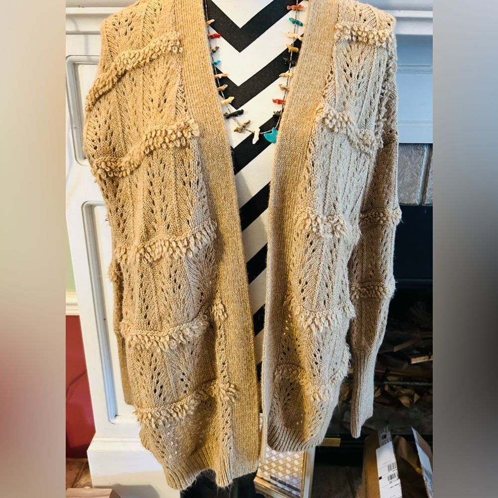 Knox rose knobby cardigan like brand new !! Size small